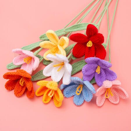 Hand woven - knitted - tulips - bouquets - decorations -01.