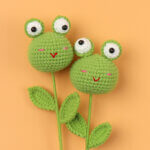 Hand woven - Knitted - Big eyed Frog - Bouquet - Decorations -01.